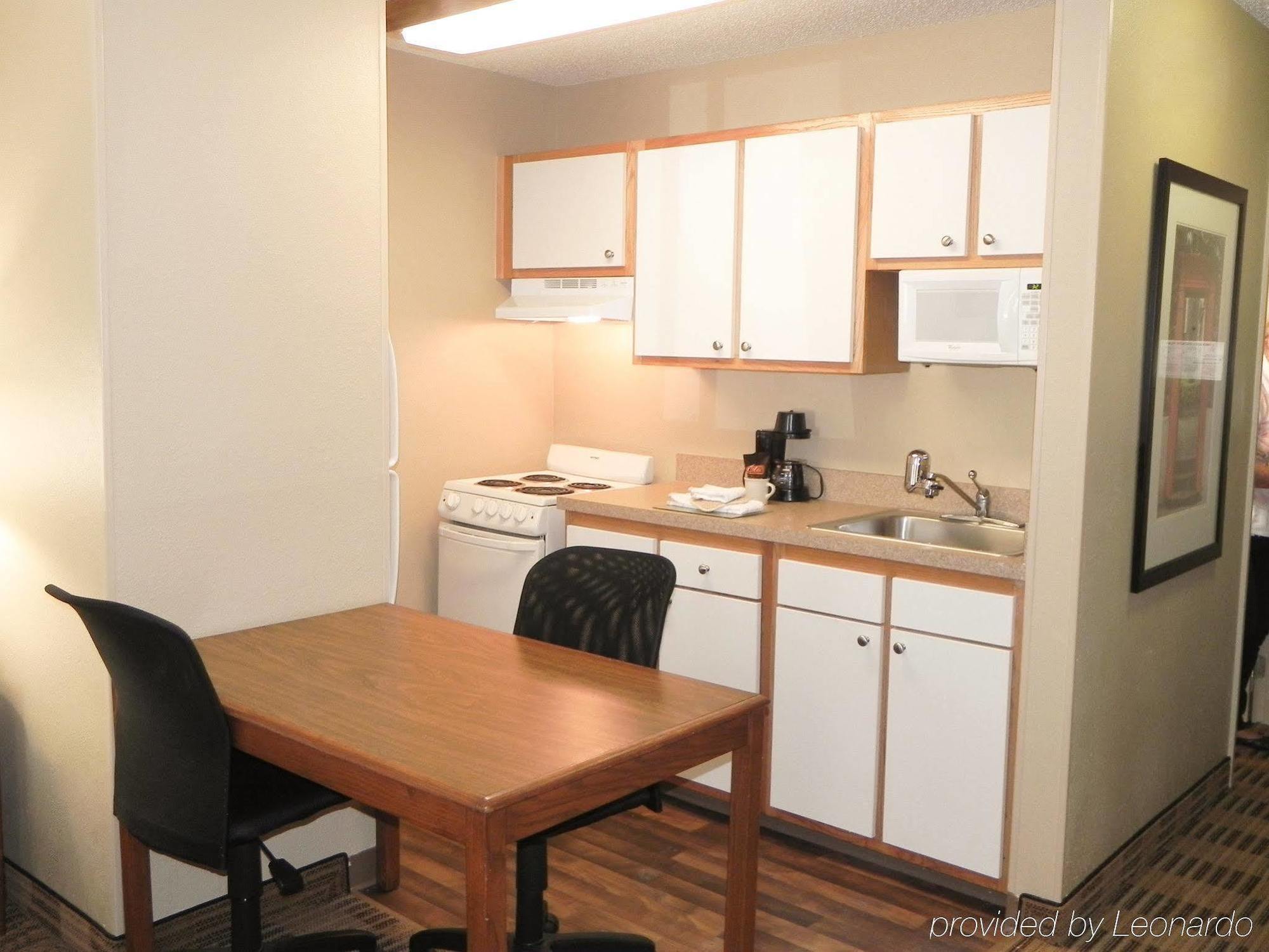 Extended America Select - - Place - E Mccullough Dr Charlotte