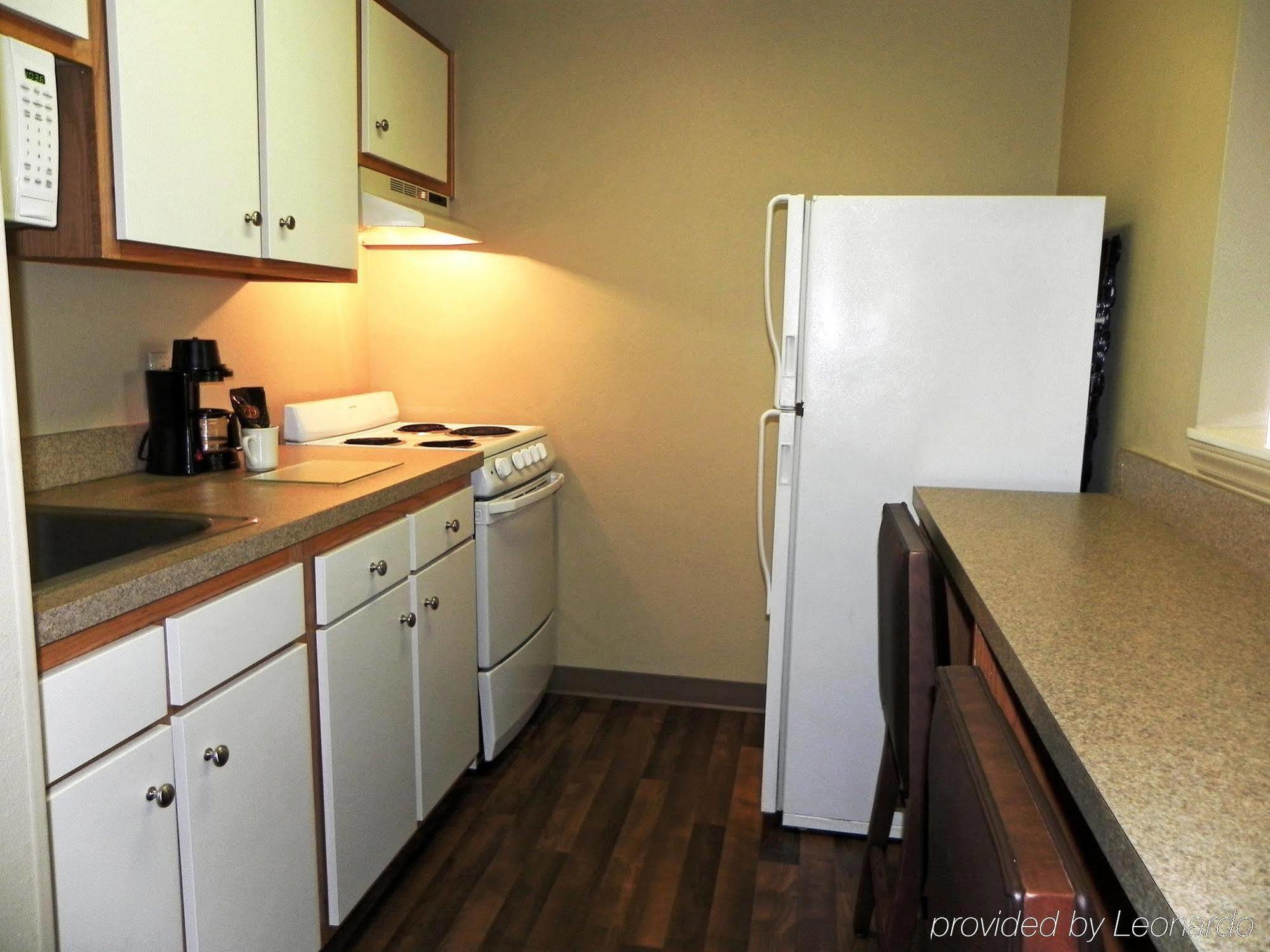 Hotel Extended America Select - - Place - E Mccullough Dr