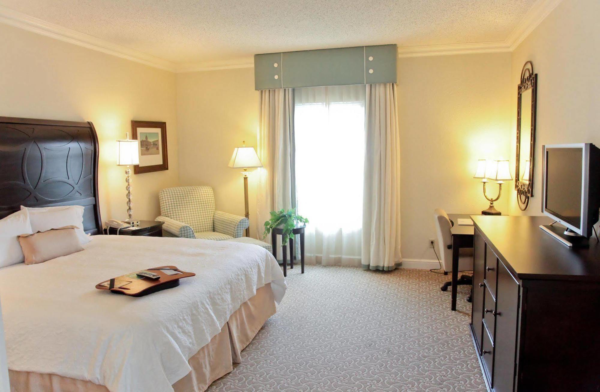 Hotel Hampton & South Park At Phillips Place