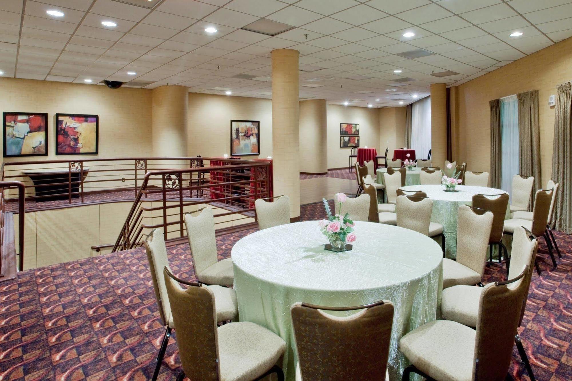 Hotel Doubletree By Hilton Center Charlotte