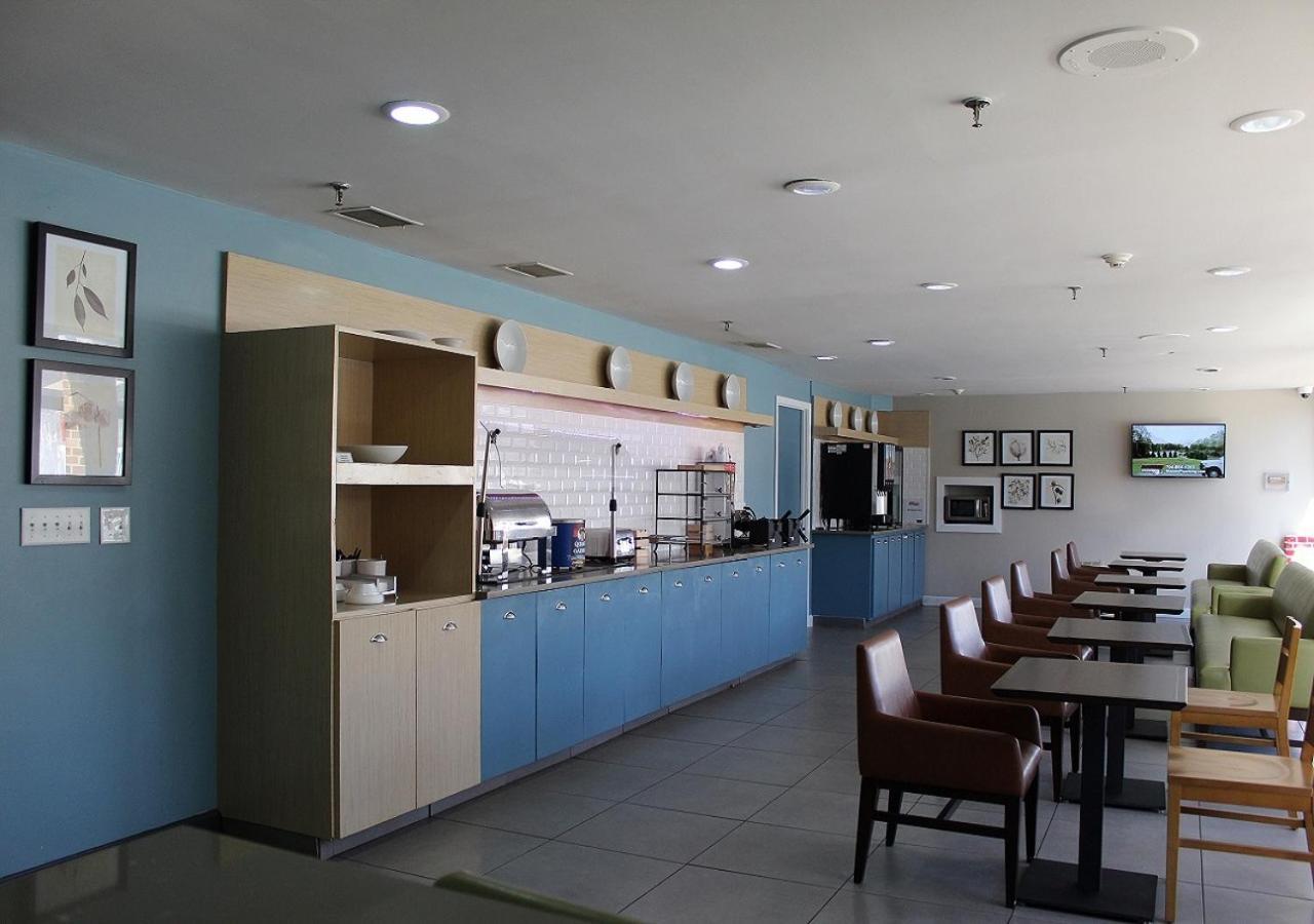 Country & By Radisson, I-85 Airport, Nc Hotel 2*