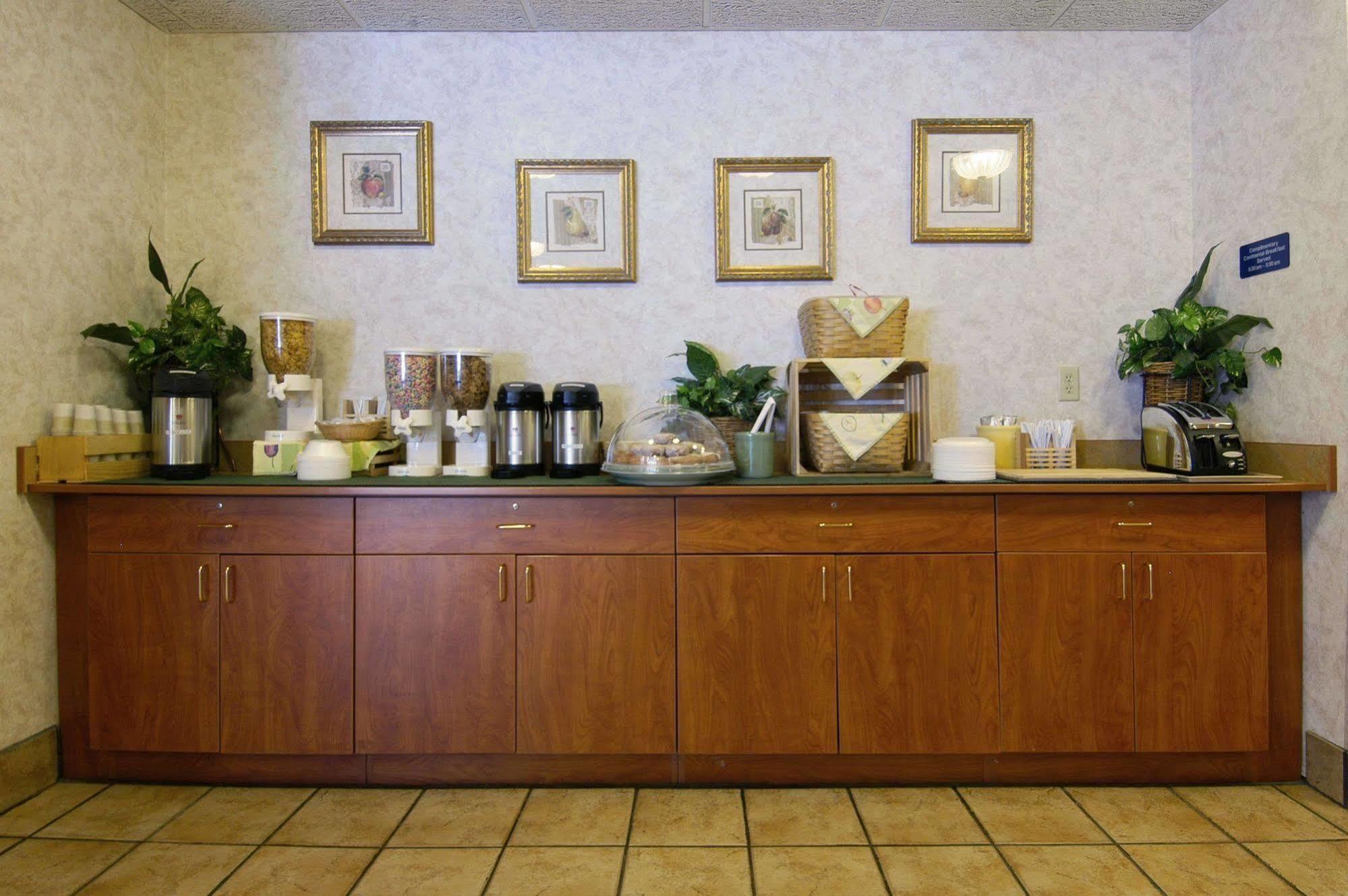 Microtel & By Wyndham Charlotte/northlake