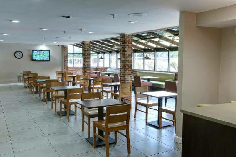 Country & By Radisson, I-85 Airport, Nc Hotel
