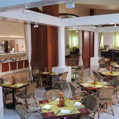 Hotel Hilton Uptown 4*