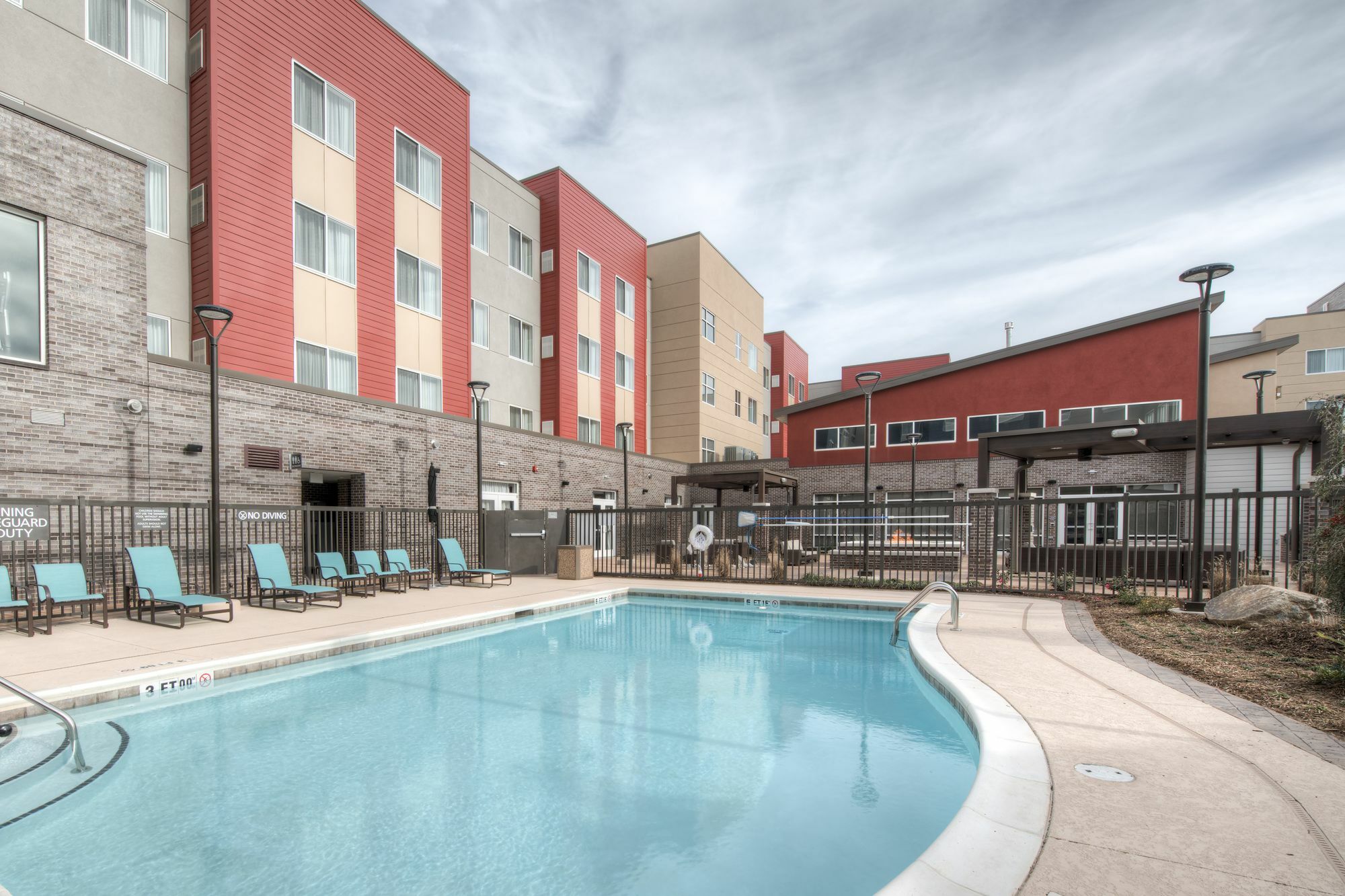 By Marriott Airport Hotel 3*