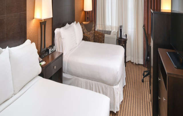 Doubletree By Hilton Center Hotel