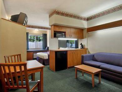 Hotel Microtel & By Wyndham Charlotte/northlake