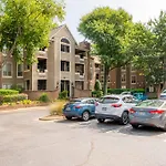 Viagem - Charlotte - Attractive 2Br W/Patio+Gym