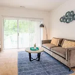 Open And Brilliant 2Br With Balcony And Gym