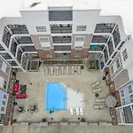 Frontdesk Cedar Flats Apts Uptown Charlotte