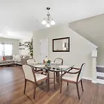 Cozy Home Close To Airport, Downtown, & Us Whitewater Center