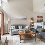 Modern Cozy Townhome