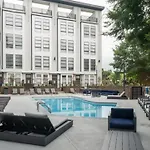 Uptown Gem Spacious Condo With Parking-Wifi-10 Min Walk To Spectrum Center
