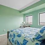 Cozy Condo @ Charlotte Nc! W/Pool- Walk To Uptown