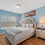 Stylish 4B 3B -King Bed- Jacuzzi