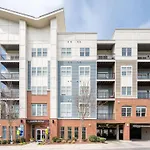 Urban 1Br In Uptown Area With Gym And Balcony