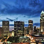 1 Bedroom Townhouse Studio In Uptown Charlotte