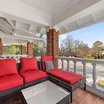Well Located 1 Bedroom In Elizabeth With Covered Porch
