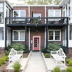 Spacious 2Br In Myers Park With Sunroom