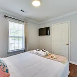 Downtown Gem With Fenced Yard, Bbq Grill And Firepit