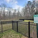 Charlorre Townhome - 1Br Pet Friendly