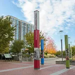 Frontdesk Cedar Flats Apts Uptown Charlotte