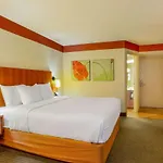 Clt Airport Inn & Suites