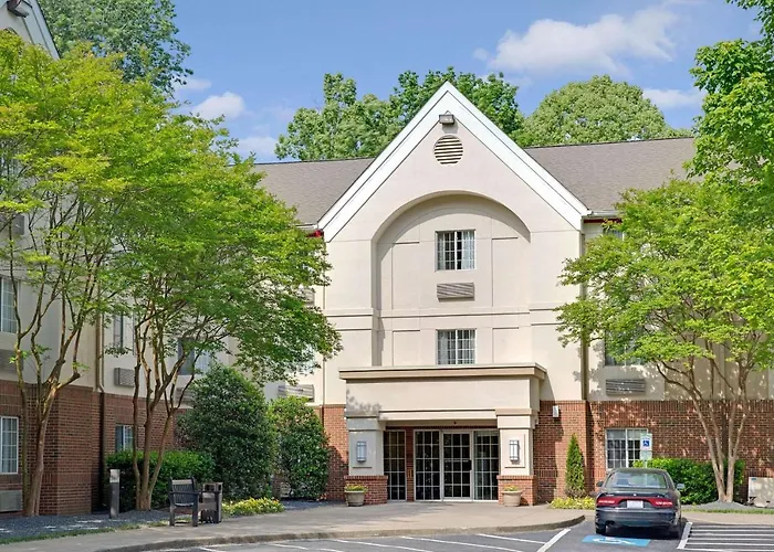 Hawthorn Suites by Wyndham Charlotte/Executive Park