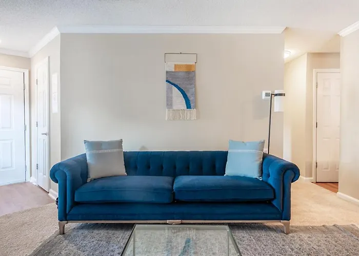 Viagem - Charlotte - Attractive 2Br W/Patio+Gym