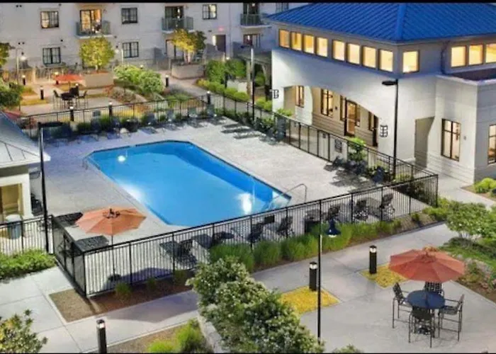 Cozy 1 Bed, Heart Of Southpark With Free Parking