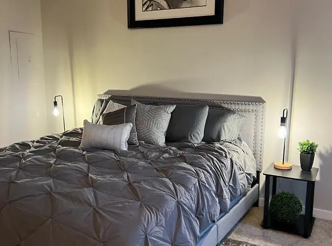 Uptown Gem Spacious Condo With Parking-Wifi-10 Min Walk To Spectrum Center