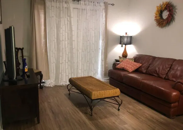 Lovely 1-Bedroom Rental Space With Free Parking