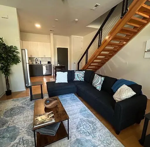 1 Bedroom Townhouse Studio In Uptown Charlotte