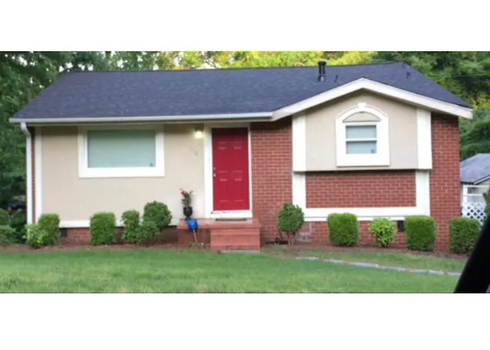 Rooms In Centrally Located Home