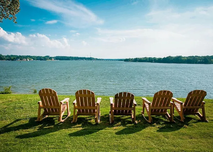 Waterfront Two Bedroom 17 On The #Lake At Long Cove Resort