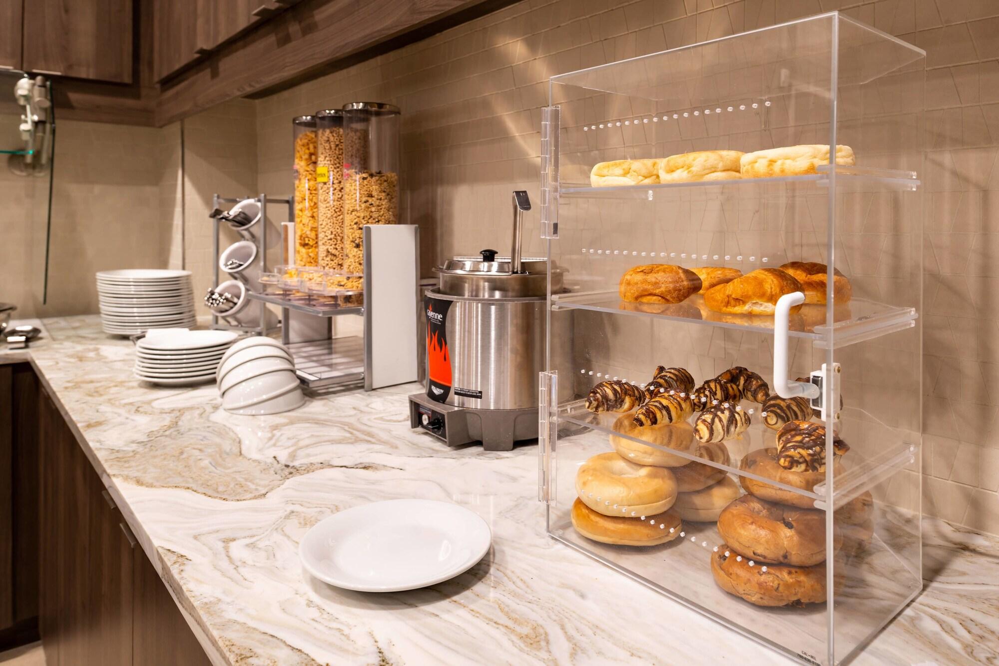 By Marriott Northlake Charlotte