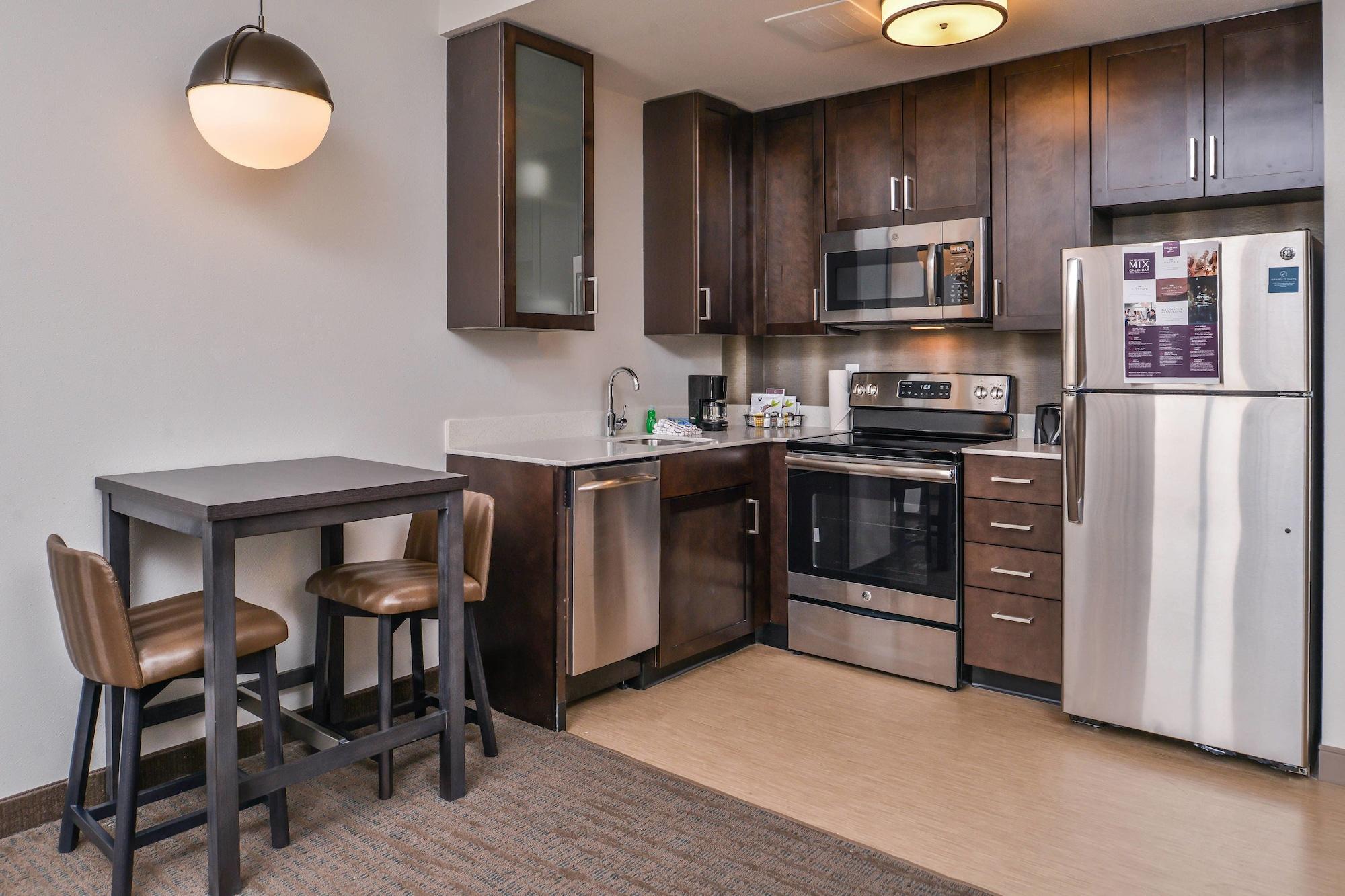 Hotel By Marriott Northlake 3*