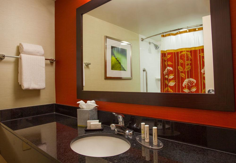 Hotel Courtyard By Marriott Airport Loso Charlotte