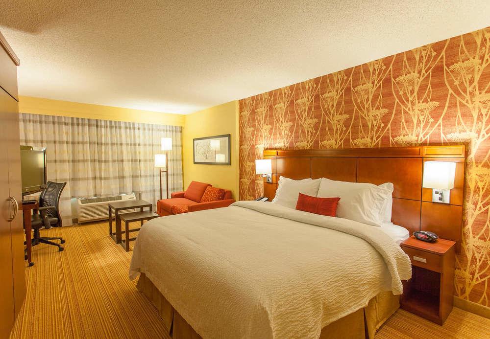 Courtyard By Marriott Airport Loso Charlotte