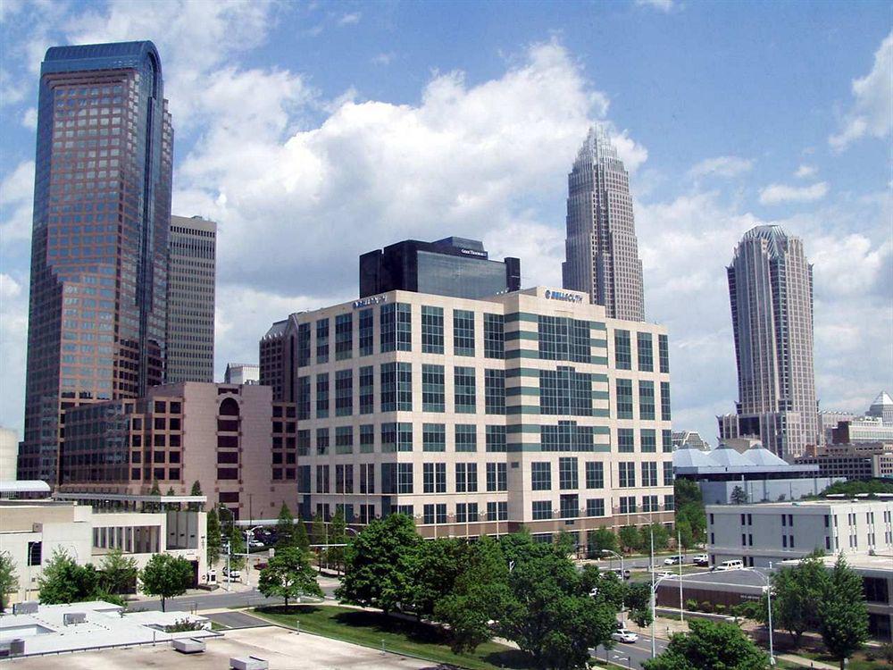 Hotel Hilton Garden Uptown 3*