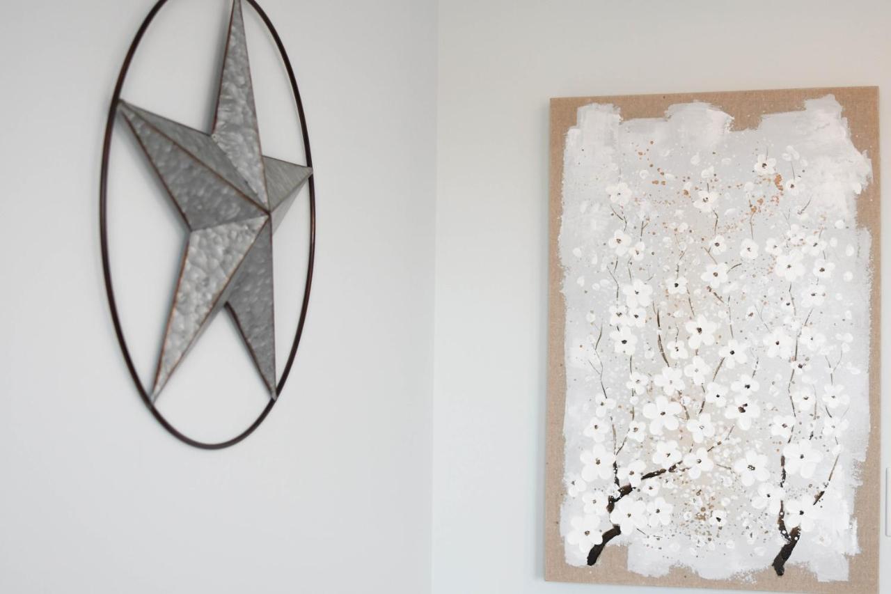 {cloud 9} Luxury 2 Bedroom In Uptown Apartment *