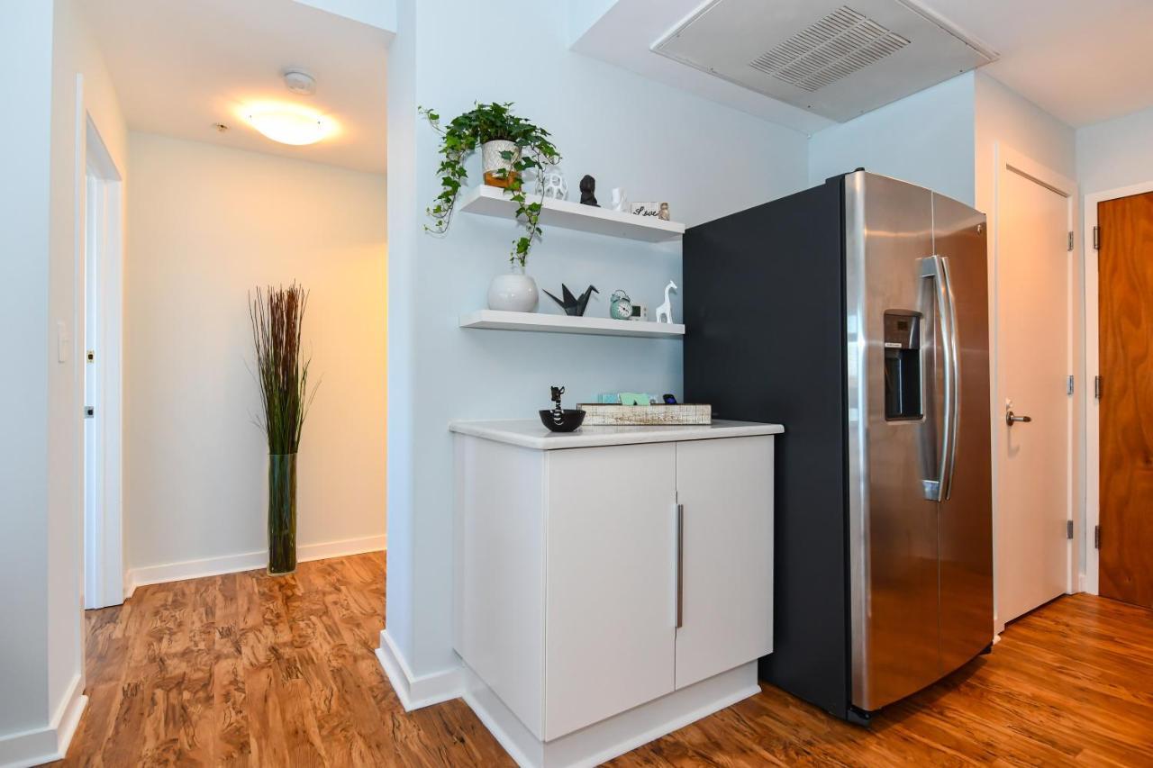 {cloud 9} Luxury 2 Bedroom In Uptown Apartment *