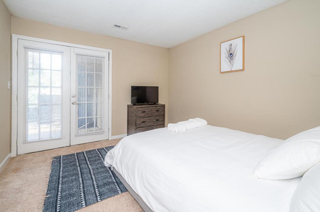 Apartment Viagem - - Attractive 2br W/patio+gym