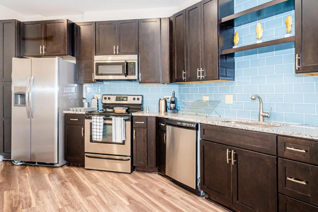 Tranquil 1br With Balcony Gym Apartment *