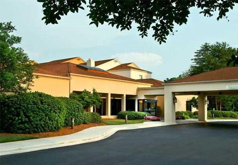 Courtyard Southpark 3*