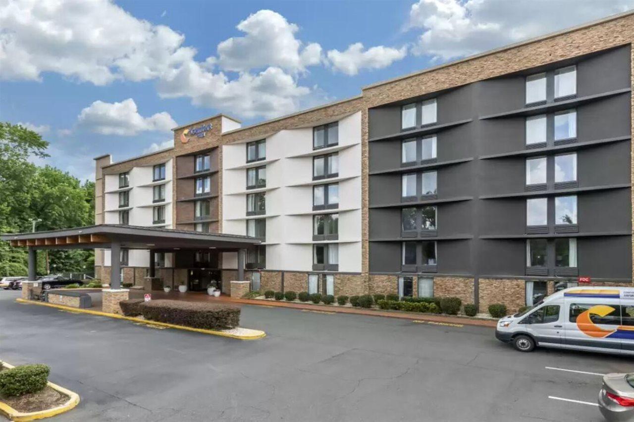 Comfort Airport Uptown Inn 3*