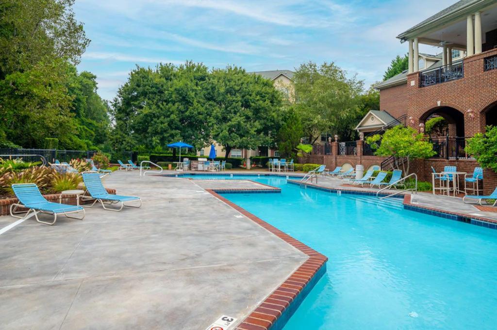 Apartment Open And Brilliant 2br With Balcony And Gym Charlotte