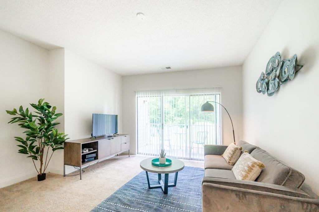 Open And Brilliant 2br With Balcony And Gym