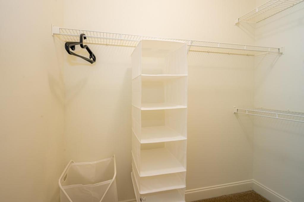 Open And Brilliant 2br With Balcony And Gym Apartment