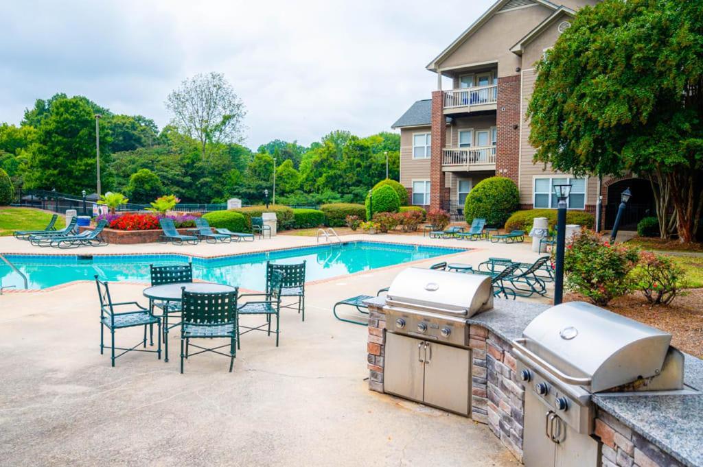 Open And Brilliant 2br With Balcony And Gym